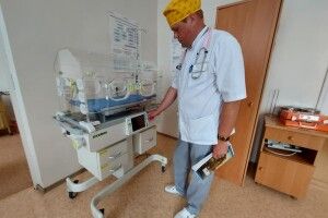 У володимир-волинський пологовий будинок придбали інкубатор для недоношених діток