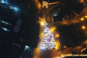 Ялинки з автомобілів: від Луцька до Харкова (Фото, відео)