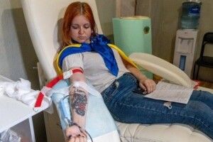 Експертка розповіла, у чому небезпека закликів негайно стати донором