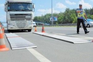 Львівського підприємця змусили сплатити за проїзд волинськими дорогами
