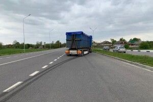 На волинській трасі вантажівка на смерть збила чоловіка