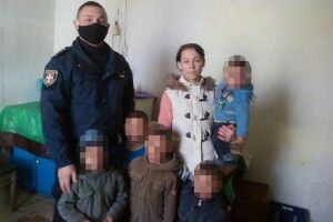 Поліцейські із Локач проводять превентивні заходи із ромськими родинами