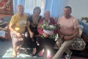 Прабабуся 60 правнуків: на Волині довгожителька відзначила 90-річчя