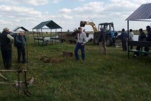У Рівненській ОТГ на Волині на березі озера селяни облаштували зону відпочинку