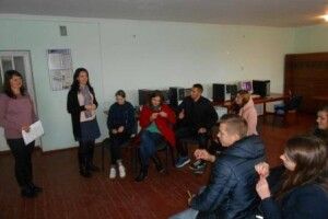 У Любешові говорили про те, як втриматися на новій роботі