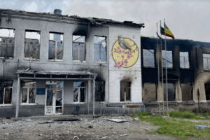 На Донеччині рашисти обстріляли школу фосфорними боєприпасами (Фото)