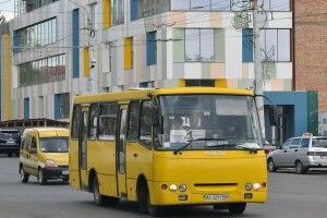 Луцькі перевізники пропонують збільшити вартість проїзду в маршрутках