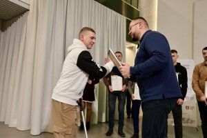 Мер Луцька вручив подяки гравцям ампфутбольної команди громади «Хрестоносці»