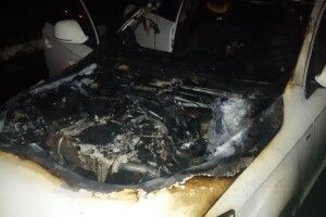 Вогнеборці Рівненщини погасили вогонь під капотом дорогої іномарки