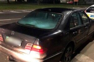 Волинські патрульні виявили автомобіль з дивними номерами