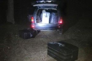 На Волині контрабандисти покинули «джип» і 49 ящиків цигарок (фото, відео)