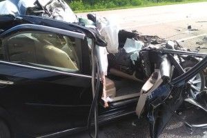 Рівненські рятувальники звільнили чоловіка з розтрощеного автомобіля