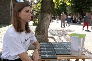 «100 днів незламності українського народу. Вірші Марії». Гроші за книжку лучанка віддасть армії