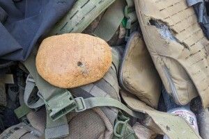 Під Бахмутом під час обстрілу життя воїна врятувала... паляниця  (Фото)