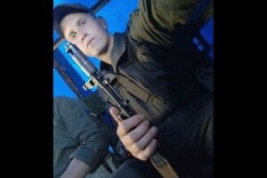 «Можливо, я поховала не свого сина»: у частині «дніпровського стрільця» загадково гинуть солдати (Фото)