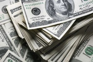 Чи перевалить долар за 50 гривень: названо головну причину