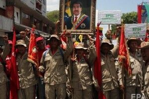 Посол РФ у Венесуелі: російські військові допомагають Мадуро готуватися до вторгнення США