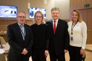 «Звірили годинники»: Порошенко зустрівся у Європарламенті з «друзями України»
