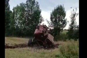 На міні підірвався комбайнер