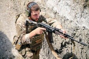 Замість дитячих розваг – вишкіл: як 19-річний юнак став сержантом волинської бригади