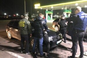 На Волині прикордонника затримали під час одержання хабаря