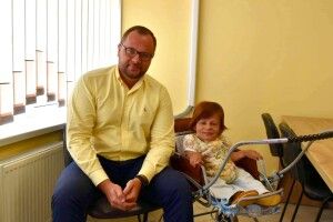Ігор Поліщук шукає роботу для лучанки з кришталевою хворобою