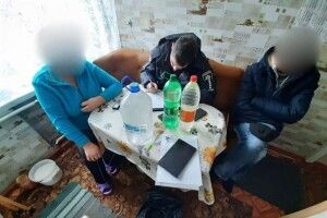 Неподалік Луцька поліцейські викрили «точку» продажу сурогату (Фото)