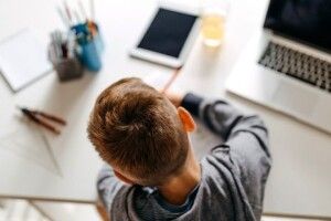 Змішане навчання: комбінація онлайн-ресурсів та традиційних методів для оптимізації освітнього процесу