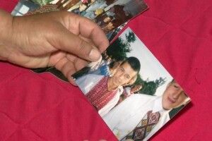 «Я їх прошу – за малим дивіться»: жінка з Волині чекає з війни трьох синів (Відео)