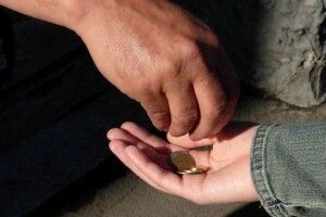 Як на Волині покарали жінку, яка змушувала своїх дітей жебракувати 