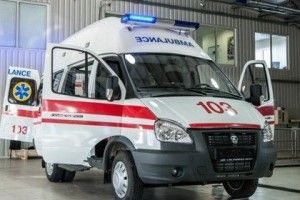Волинські медики доставили реанімобілем до Києва дводенне немовля