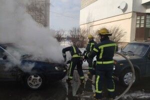 Учора волинські рятувальники загасили пожежі житла та автомобіля
