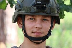 Батько і дядько захищають Україну: юного бійця з Волині чекають з Перемогою дома наречена, мама, собака і кіт