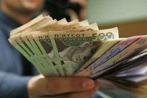 Шмигаль розповів, коли та наскільки зростатиме мінімальна зарплата в Україні 