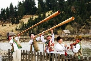 Майстри поділилися секретами виготовлення трембіти: всередину заливають молоко, або горілку