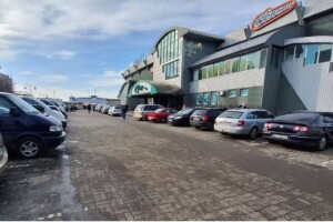 Де у Луцьку можна припаркуватись біля «Варшавського» ринку