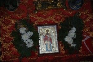 У Раковому Лісі молитимуться перед іконою з частинкою риз