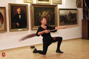  У Художньому музеї Луцька побував львівський «Театр у кошику»