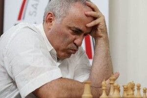 Грайте в го! Уславленого гросмейстера рознервували ті, хто вважає шахи «расистською грою»