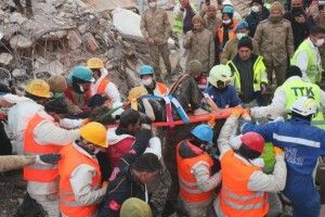 Як українці врятували жінку на 9 день після землетрусу в Туреччині