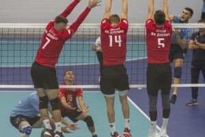 Волейбол: «Дніпро» двічі переміг «Юракадемію» 