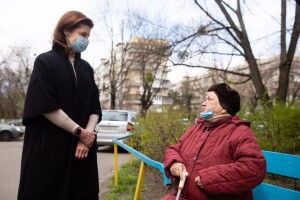 У Києві напередодні свят передали продуктові набори від Фонду Порошенка та волонтерів 