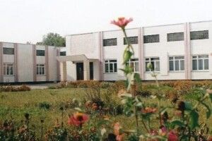 32 учні можуть залишитися без школи