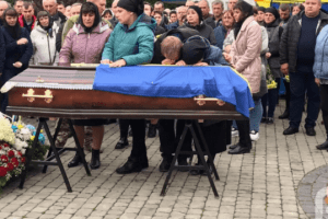 Залишилися вагітна дружина і маленька донька: на Волині попрощалися із 31-річним Героєм (Фото)
