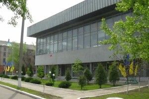 Орки розбомбили баскетбольний зал в Луганській області (Фото)