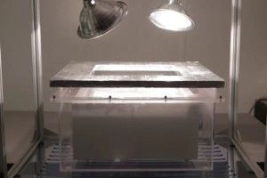Американські вчені видобули стакан води з пустельного повітря (Відео)