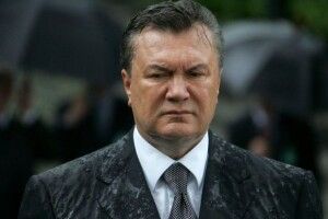 Янукович з кінця лютого жив у Сухолуччі під Києвом