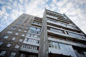 У Луцьку з 9-го поверху випав хворий на ДЦП хлопець