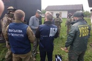 Затримано прикордонника Луцького загону, який торгував деревиною дуба