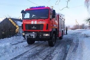 Сьогодні вранці на Горохівщині через недолік конструкції димоходу загорілася хата (Фото)